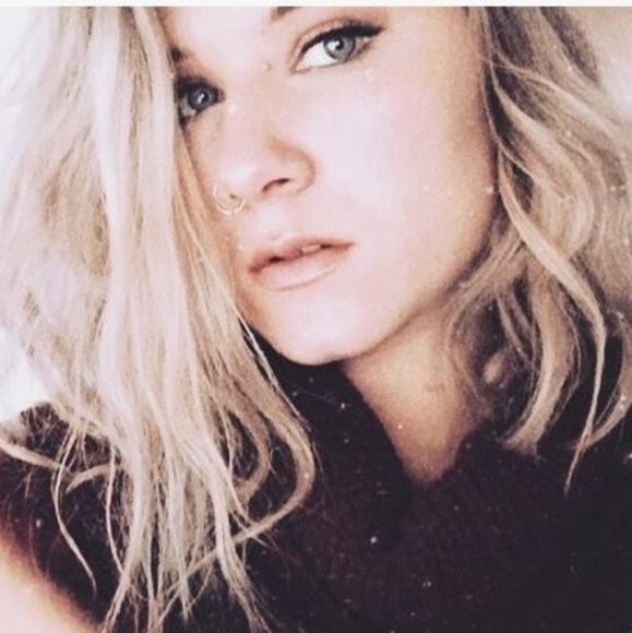 Meet your Posher, Faith - Picture 1 of 1